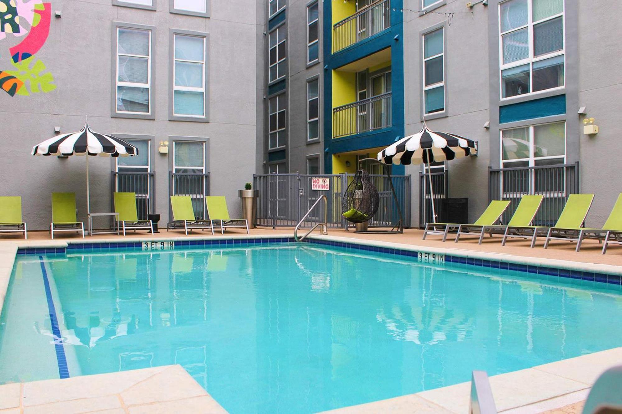 Upstay Condo Games Pool Gym And Bbq Austin Esterno foto